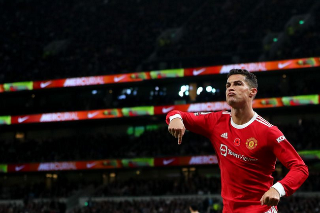 Ronaldo 's Social Media Release: United strive to get the European Champions League Group First