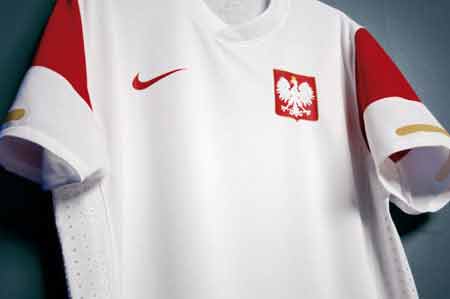 Camisa de casa de Polonia para la temporada 2010 - 11