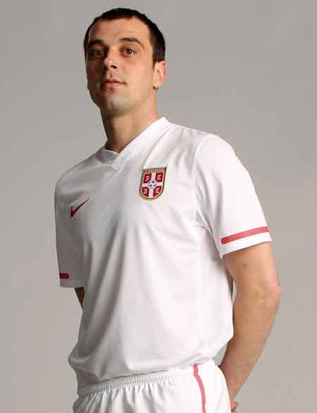 Nueva camiseta de la Copa del mundo de Serbia 2010