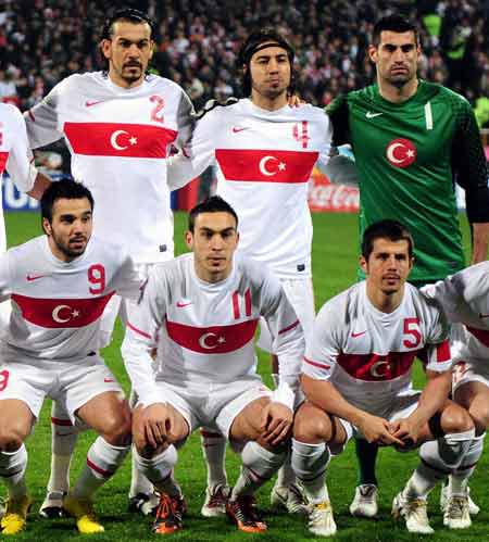 Nueva camiseta de salida para Turquía 2010 - 11