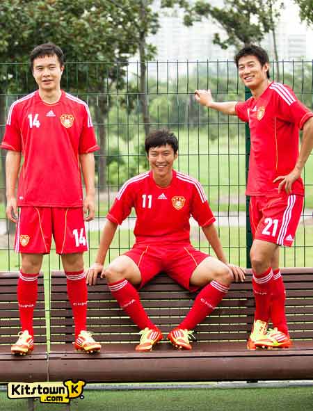 Camisetas domésticas de la selección China 2012 - 13