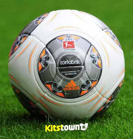 Bola oficial de la Bundesliga 2013 - 14