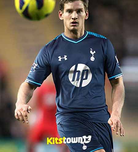 Tottenham Hotspur Temporada 2013 - 14 segunda camisa de salida