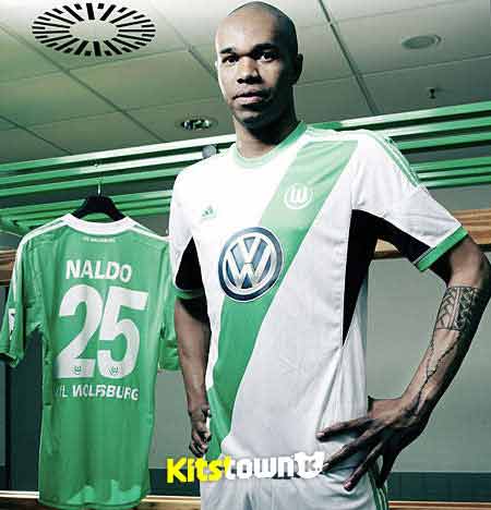 Camisa de casa de Wolfsburg 2013 - 14