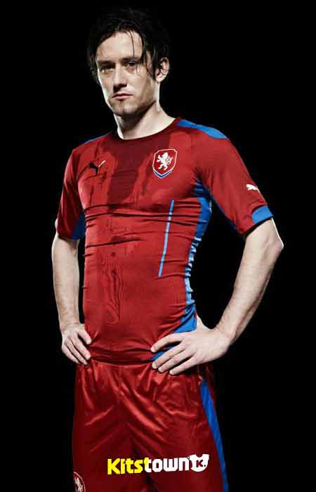 Camisas de casa y de salida para la selección Checa 2014 - 15