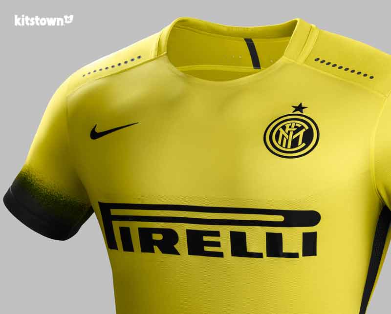 Segunda camisa de distancia de Inter 2015 - 16