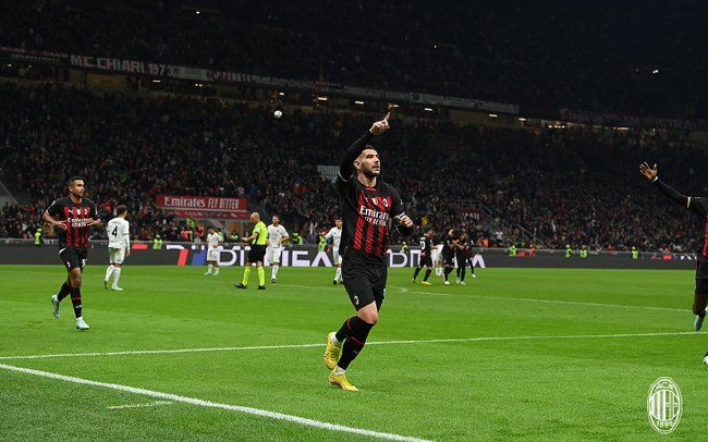 Serie A - geru anotó un empate de 89 minutos con la tarjeta roja AC Milan 2 - 1 en casa 3 victorias consecutivas