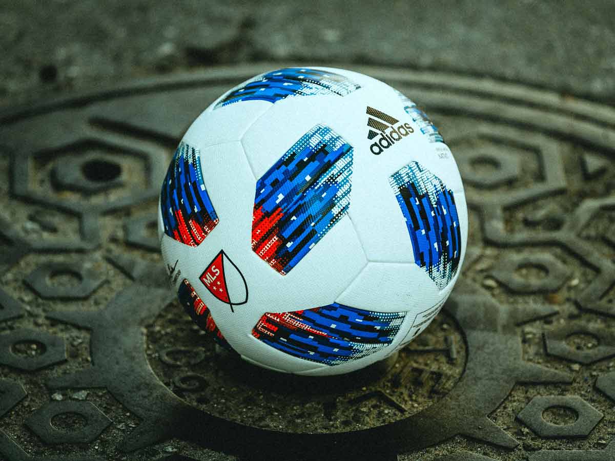 Nativo de cuarta generación - Bola oficial de la temporada 2018 de las grandes Ligas de fútbol de los Estados Unidos