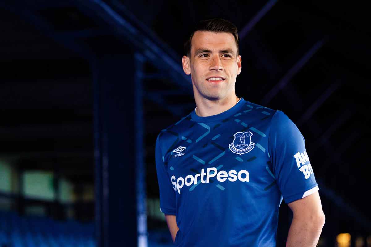 La camisa de casa de Everton para la temporada 2019 - 20