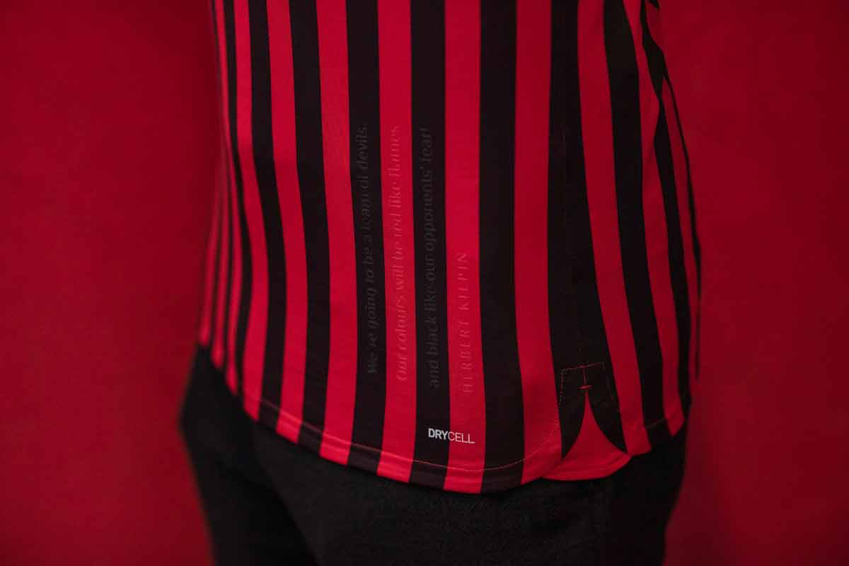 AC Milan Club 120 aniversario camiseta
