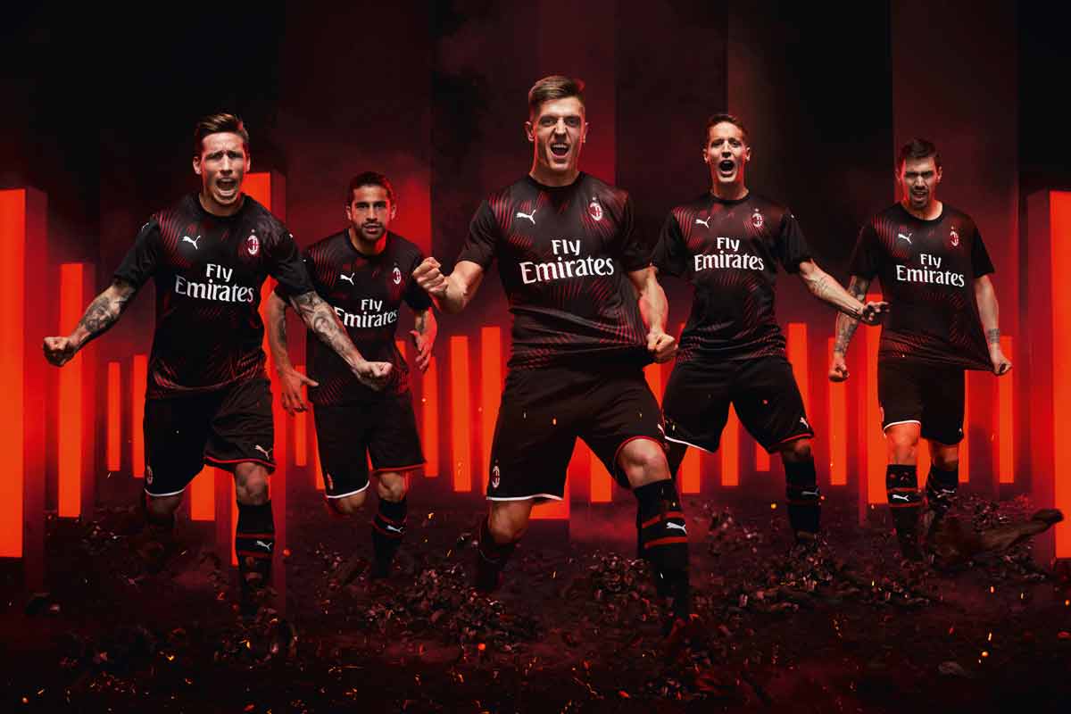 AC Milan temporada 2019 - 20 segunda camisa de salida