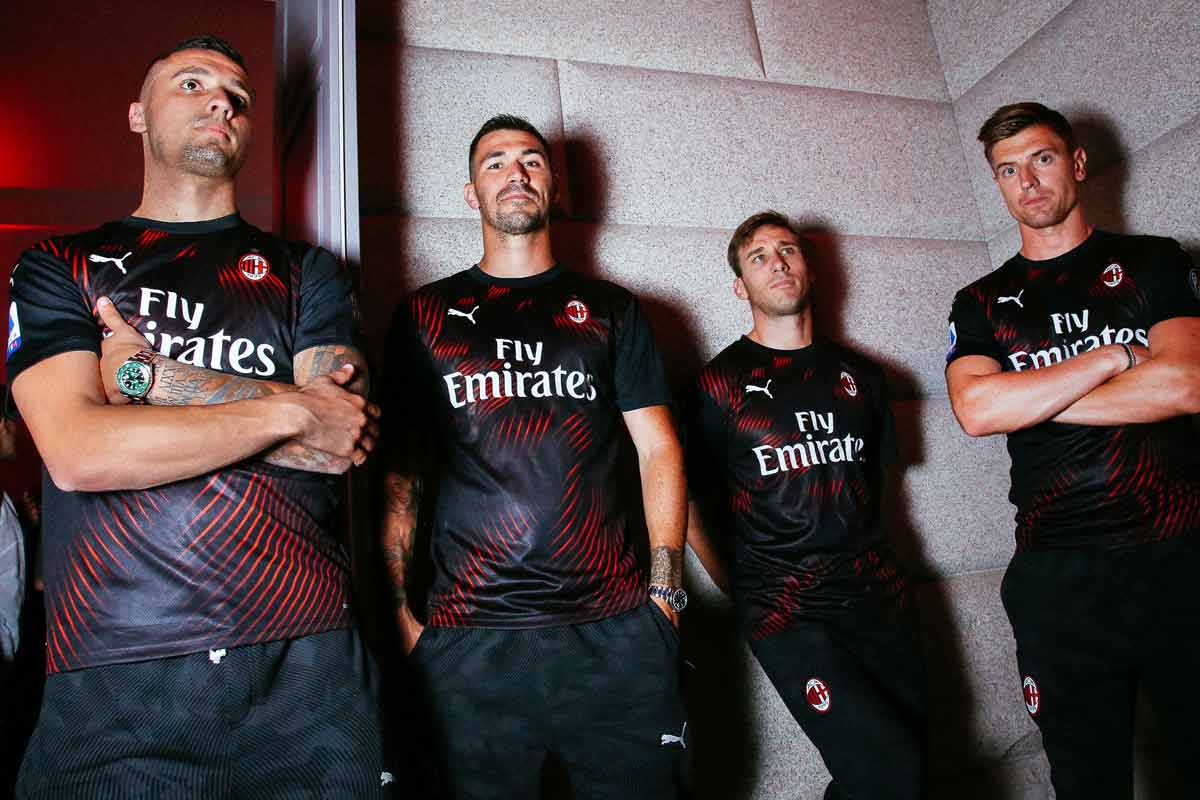 AC Milan temporada 2019 - 20 segunda camisa de salida