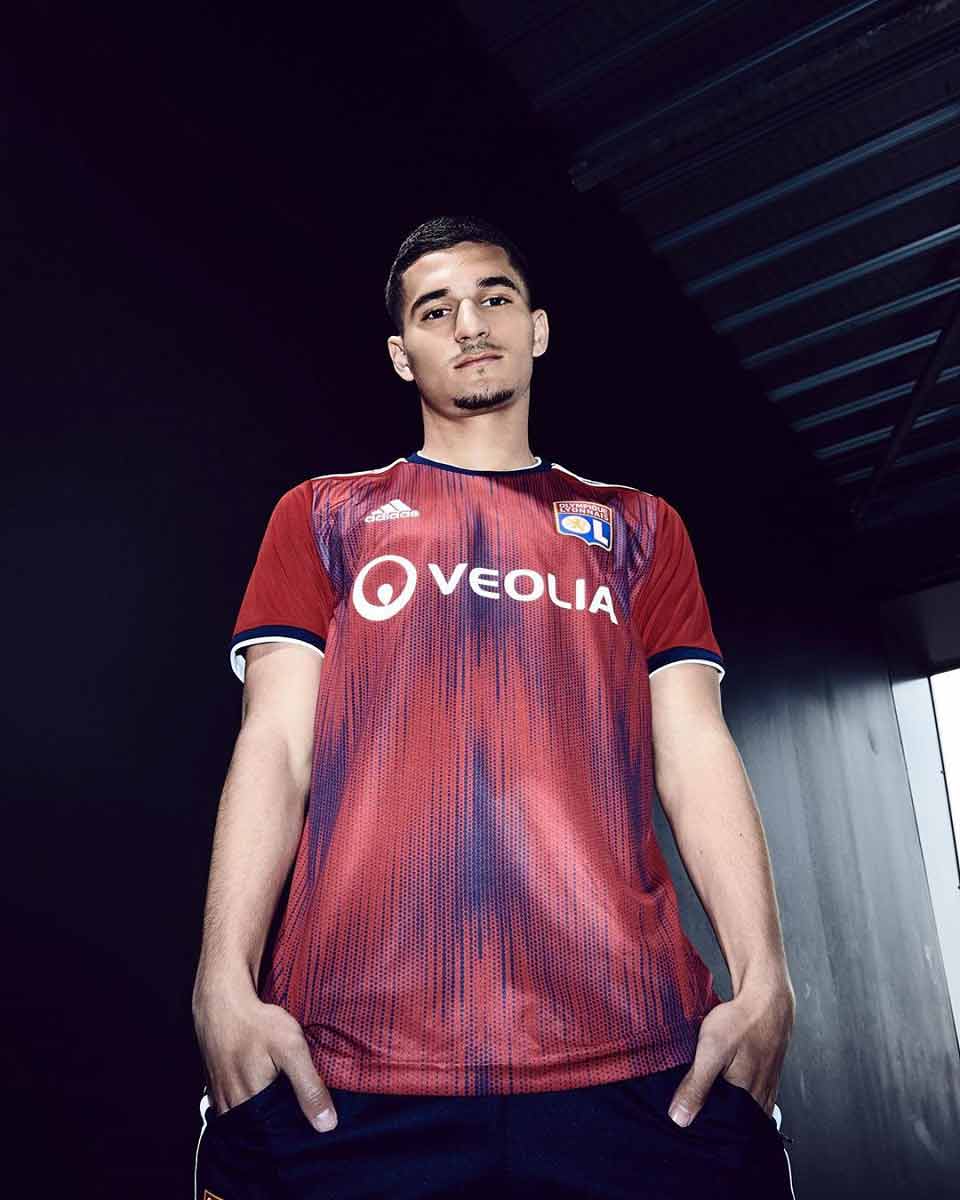 Segunda camisa de Lyon 2019 - 20