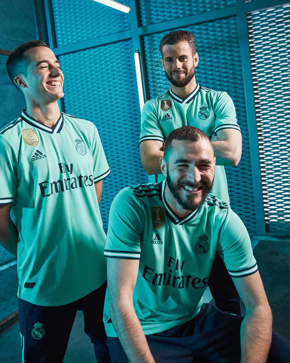 Segunda camisa de salida del Real Madrid para la temporada 2019 - 20
