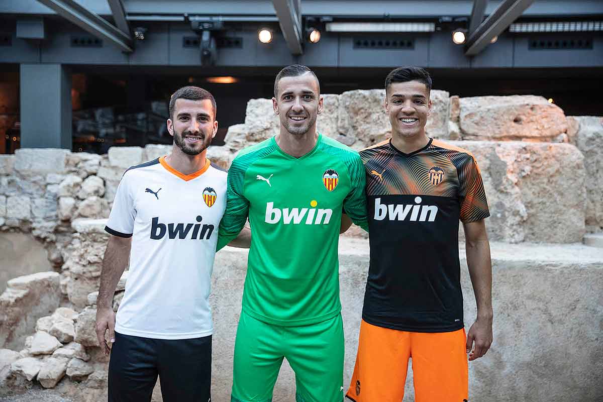 Camisetas de Valencia para la temporada 2019 - 20