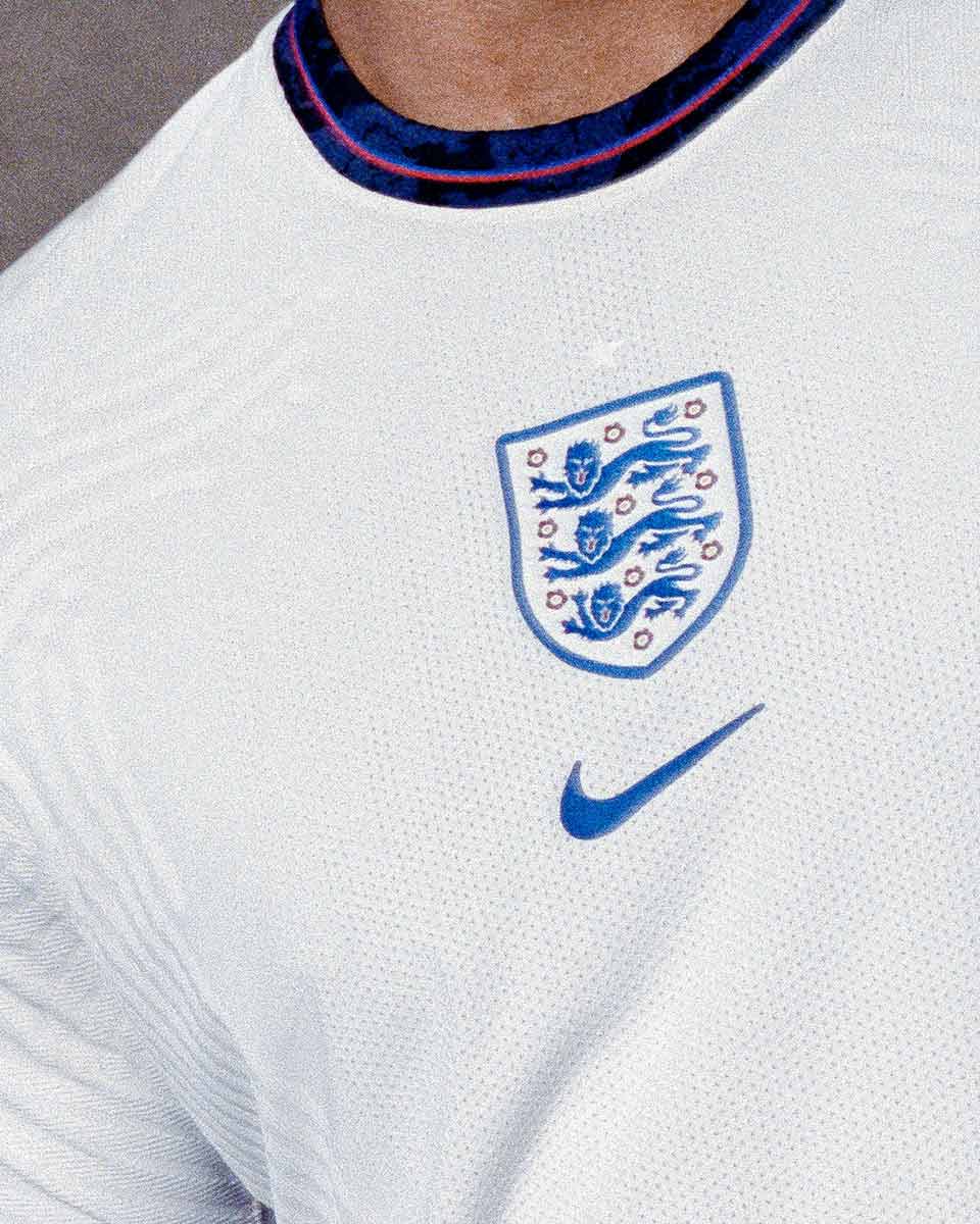 Camisas de casa y de salida para Inglaterra en la temporada 2020 - 21
