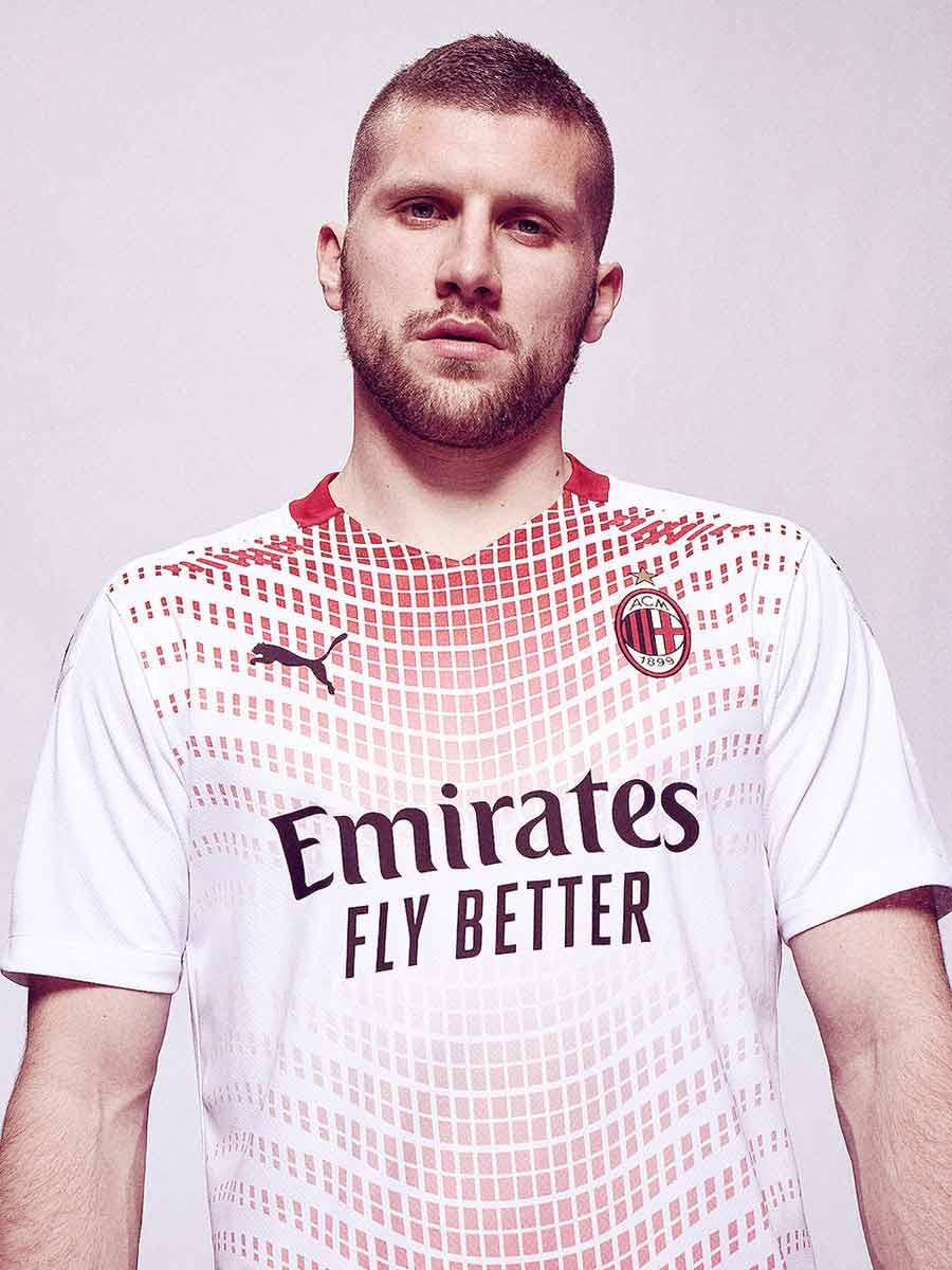 Camisas de viaje de AC Milan para la temporada 2020 - 21