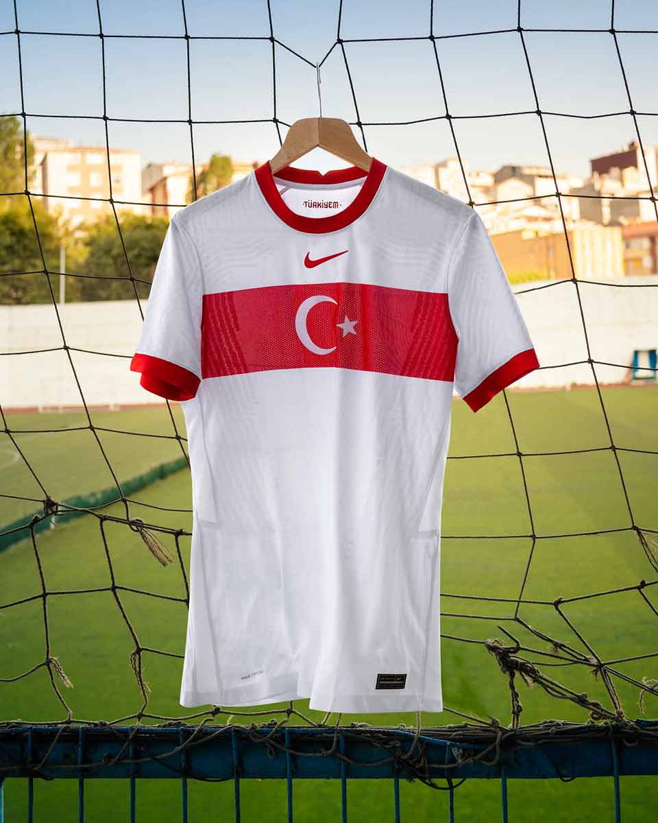 Camisetas de casa y de salida de Turquía para la temporada 2020 - 21