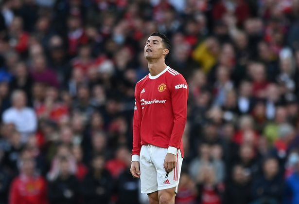 Ronaldo se enfureció en la derrota del Manchester United y comenzó a regañar a los sospechosos de burlarse de Soto y sus compañeros de equipo.
