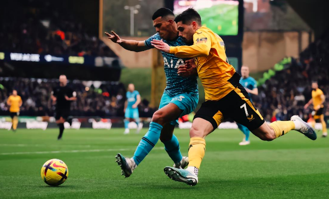 Premier League - Son Heung - min pívot Traoré mata al Tottenham 0 - 1 Wolves