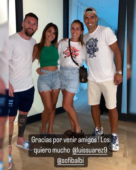 Messi toma una foto con la familia suárez: gracias por venir, os amo