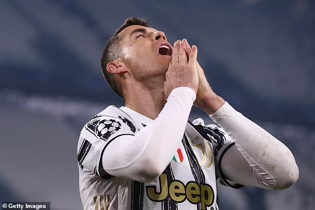 Los medios de comunicación italianos sugieren que Ronaldo nunca defendió a Juventus y destruyó la unidad del camerino
