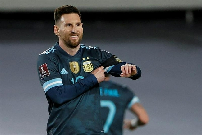 Lionel Messi debe ganar un globo de oro. Hace feliz a todo el país.