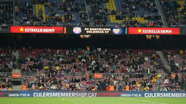 ¡La popularidad está cayendo! Camp Nou recibió un permiso completo pero redujo drásticamente la audiencia
